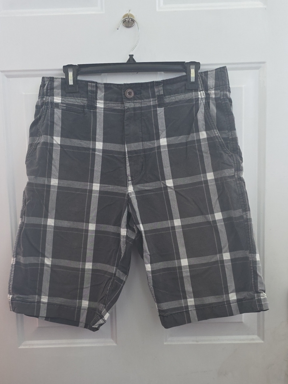 American Eagle Outfitters Gray Plaid Flat Front Shorts Waist 31